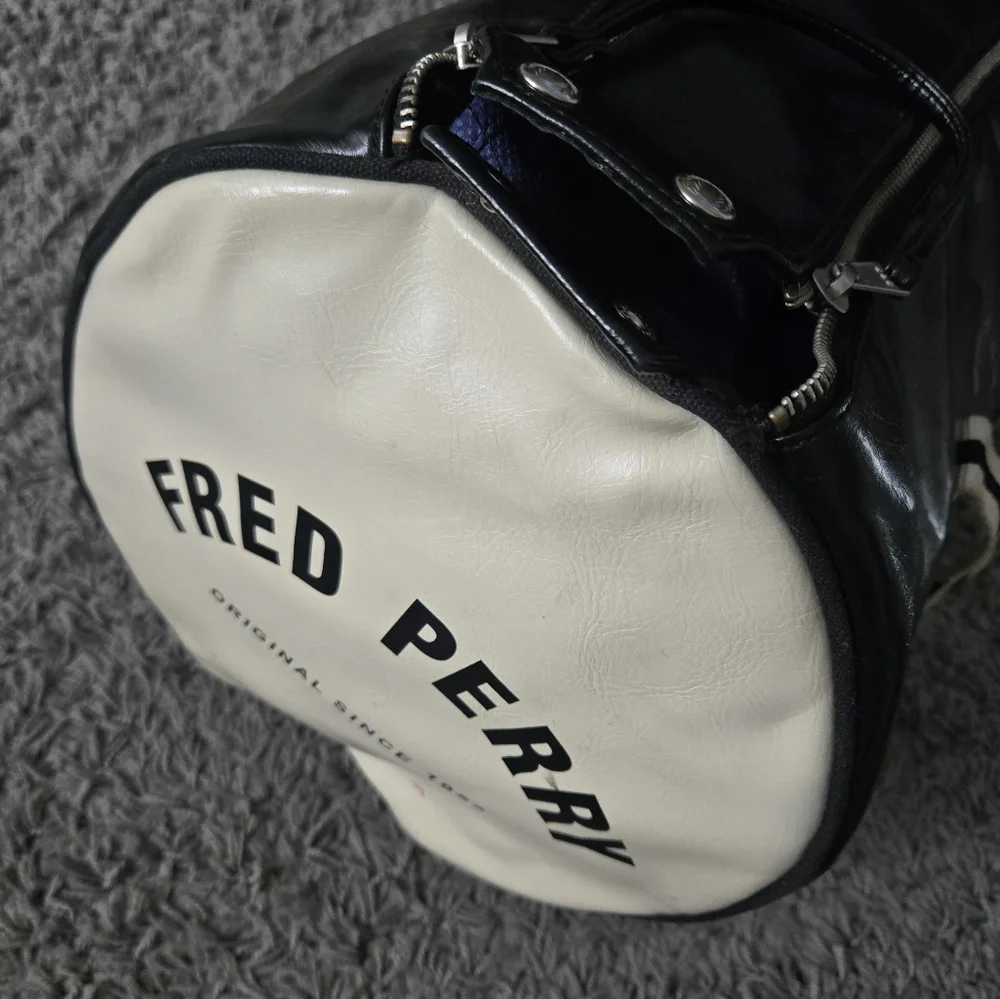 Fred Perry Black and White Duffel Bag Classic Athletic Design - Picture 4 of 9